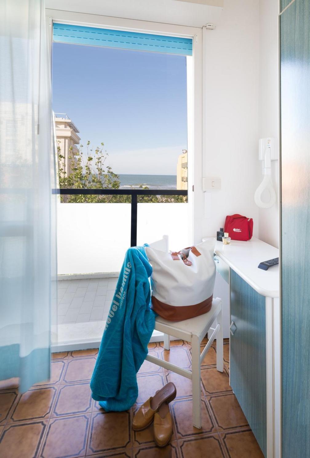 Hotel Taunus - Vista Mare Riccione Exterior photo