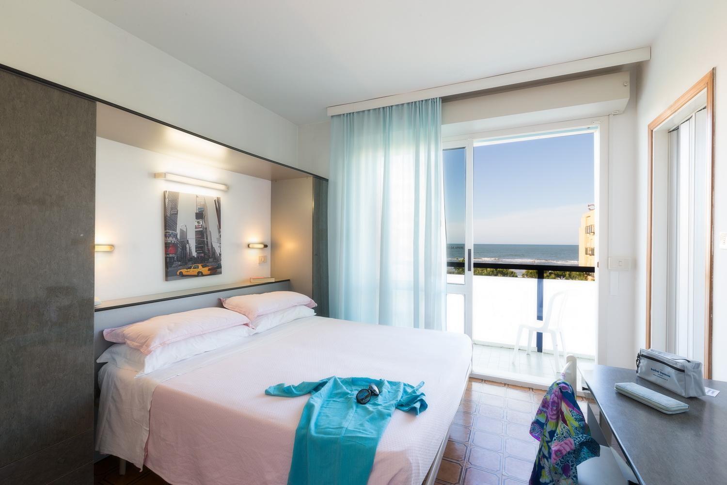 Hotel Taunus - Vista Mare Riccione Exterior photo
