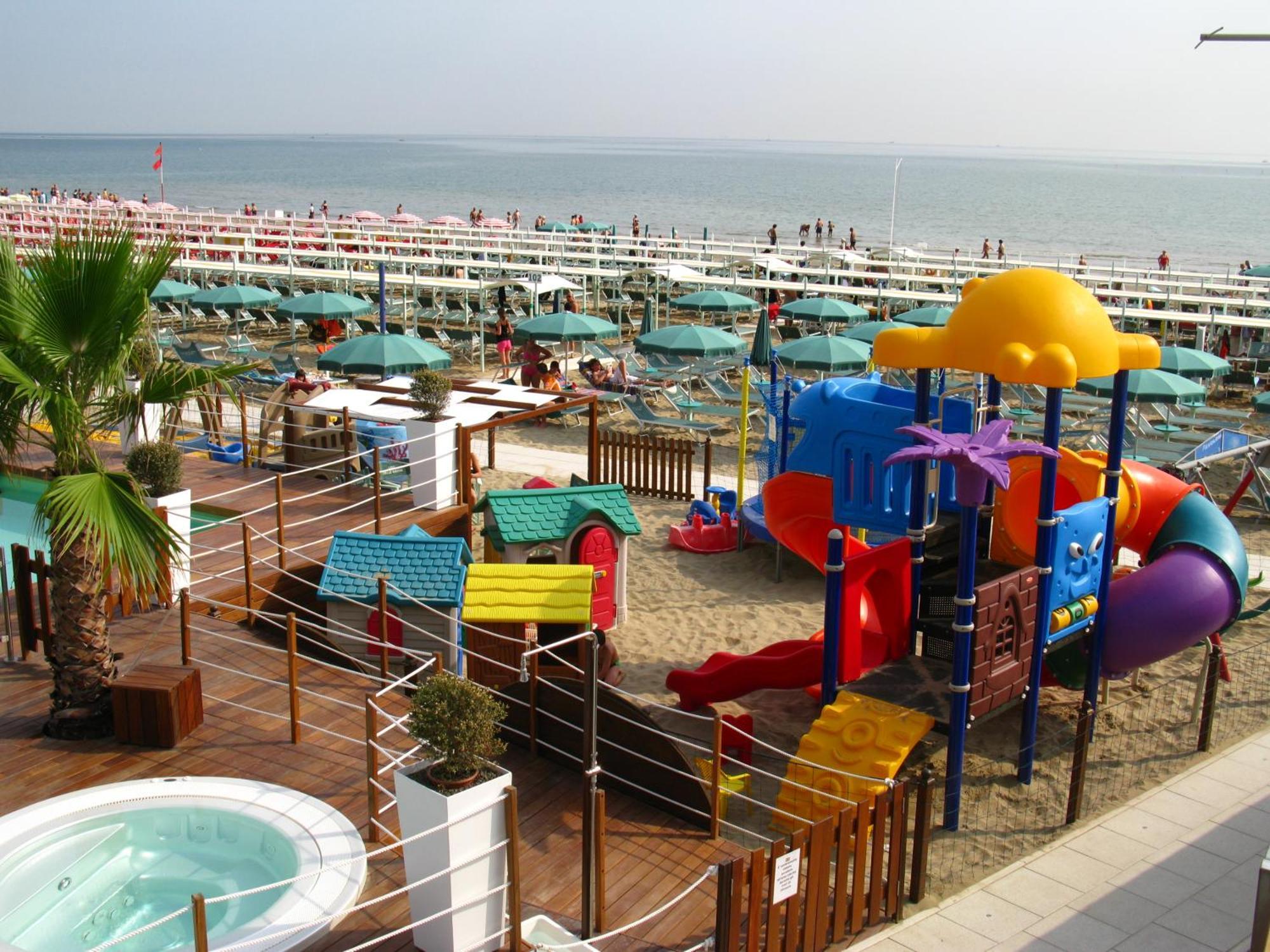 Hotel Taunus - Vista Mare Riccione Exterior photo